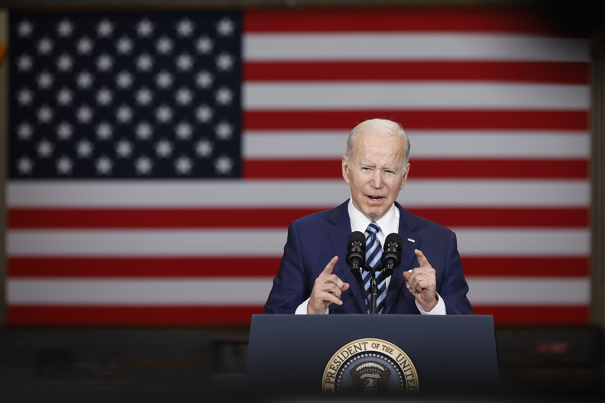 Biden Ukraine: Sau cuộc bầu cử tranh cử tổng thống năm 2020, ông Joe Biden đã được đắc cử làm Tổng thống của Hoa Kỳ. Trong năm 2024, Tổng thống Biden sẽ tới thăm Ukraine và sẽ có những cuộc đối thoại quan trọng về chính trị và kinh tế giữa hai đất nước. Điều này sẽ mở ra nhiều cơ hội mới cho Ukraine và quan hệ giữa hai nước.