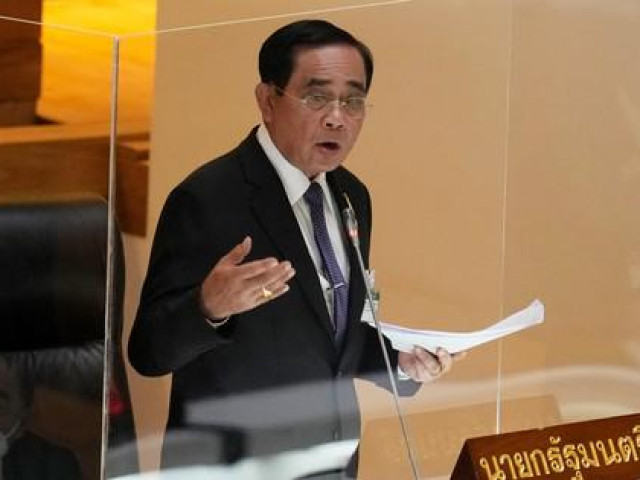 Thủ tướng Thái Lan bị tòa án đình chỉ chức vụ