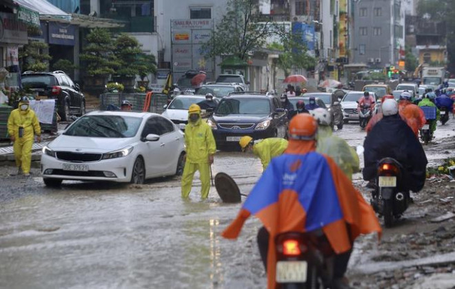 Lấy ý kiến tặng huân chương Công ty thoát nước: Xem xét việc cựu Tổng giám đốc bị đi tù - 1