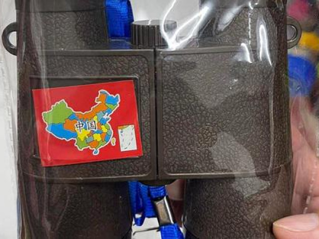 Hà Nội: Đồ chơi Trung thu có hình 'đường lưỡi bò' được bày bán công khai ở 'siêu thị'