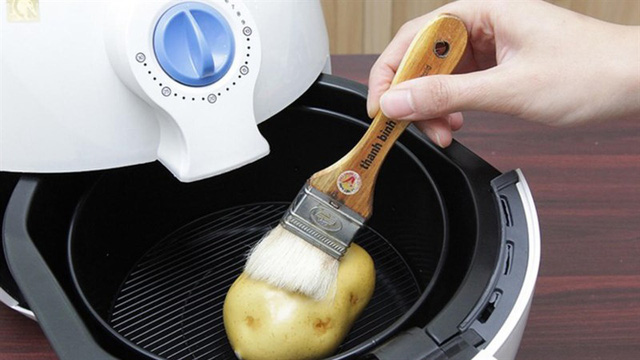 7 sai lầm khiến nồi chiên không dầu nhanh hỏng lại gây hại sức khỏe - 3