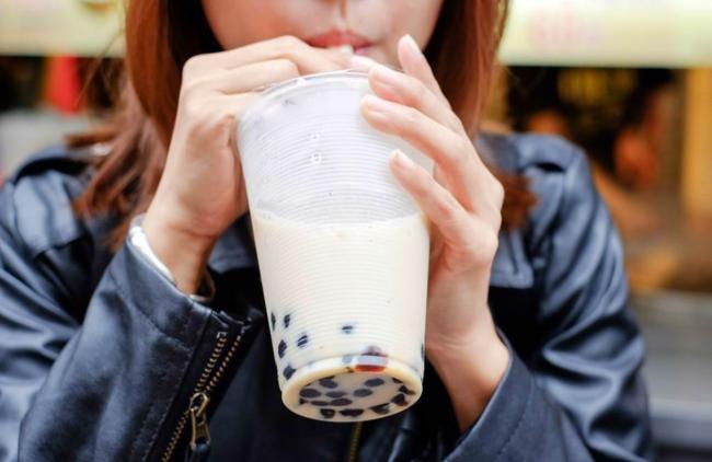 Người phụ nữ 40 tuổi không hút thuốc, không uống rượu bị ung thư trực tràng giai đoạn 4 vì thói quen này - 1