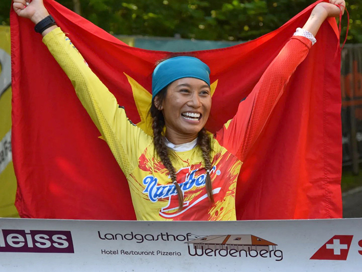 “Cô gái thép” Thanh Vũ vô địch thế giới thi bơi, đạp xe và chạy bộ siêu khủng 14 ngày