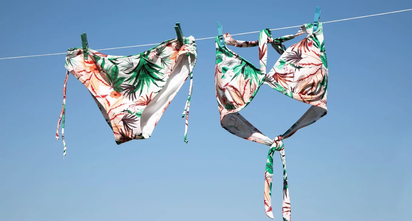 Cách giặt đồ bơi bạn cần biết để giữ mọi thứ như mới cho mùa hè năm tới - 1