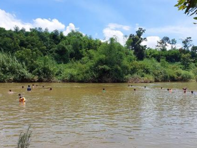 Về quê Quảng Nam dự đám cưới, 2 cha con bị đuối nước khi tắm sông