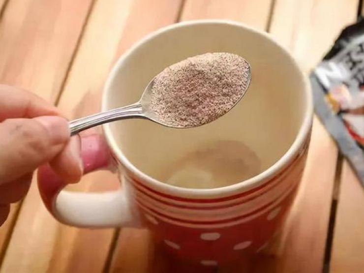 Cô gái 26 tuổi ngày nào cũng uống một tách cà phê hòa tan, cơ thể cô ấy thay đổi ra sao?