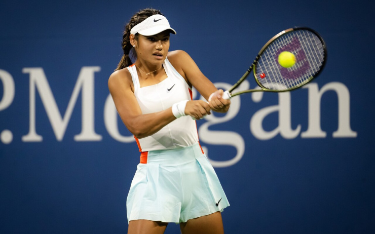 Cú sốc người đẹp Raducanu thua tức tưởi vòng 1 US Open, sắp rớt hạng thê thảm - 1