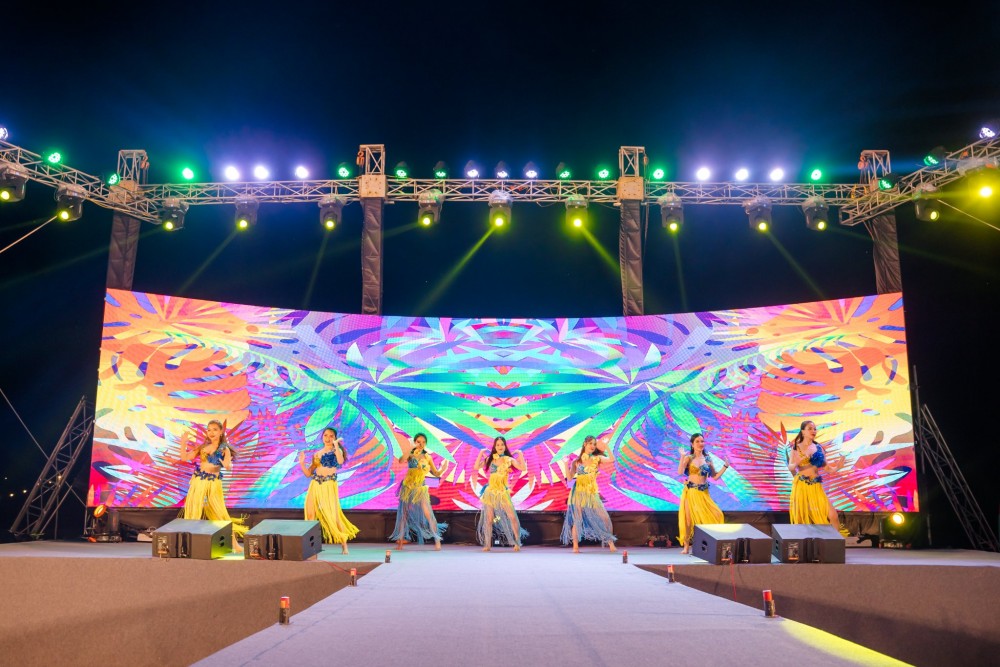 Chuỗi lễ hội văn hóa đưa du khách đến với Quảng Bình - 2