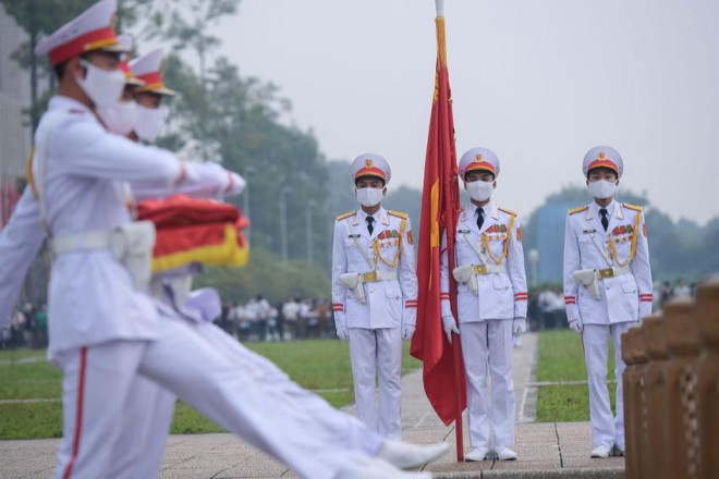 Trang nghiêm nghi lễ thượng cờ ngày Quốc khánh ở quảng trường Ba Đình - 4