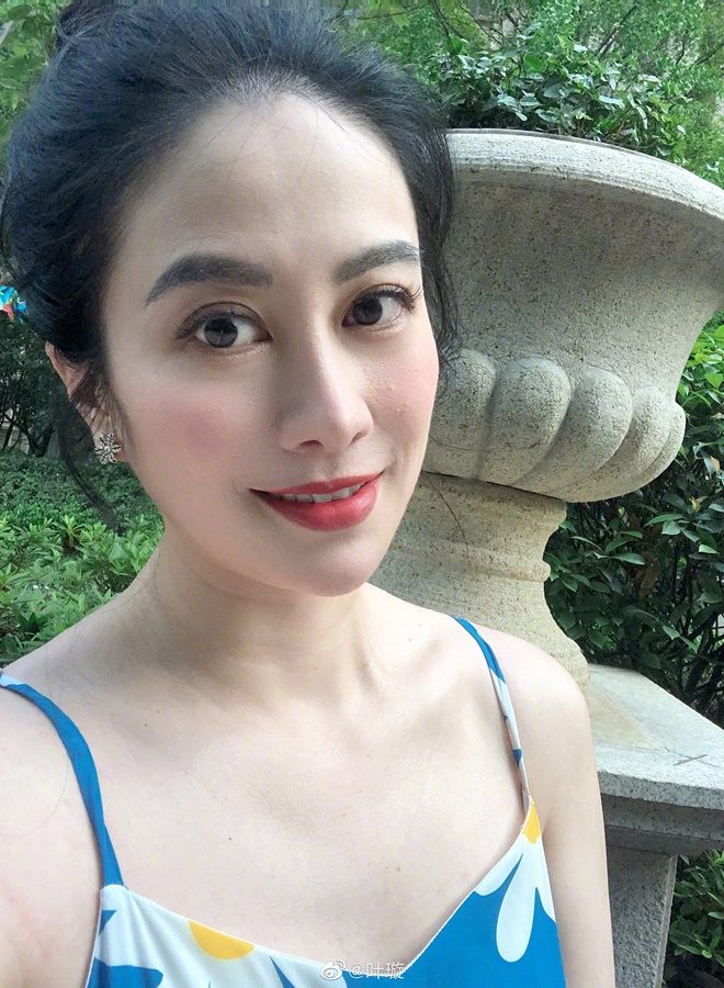 MC, mỹ nhân TVB gặp tai nạn kinh hoàng trên sân khấu - 4