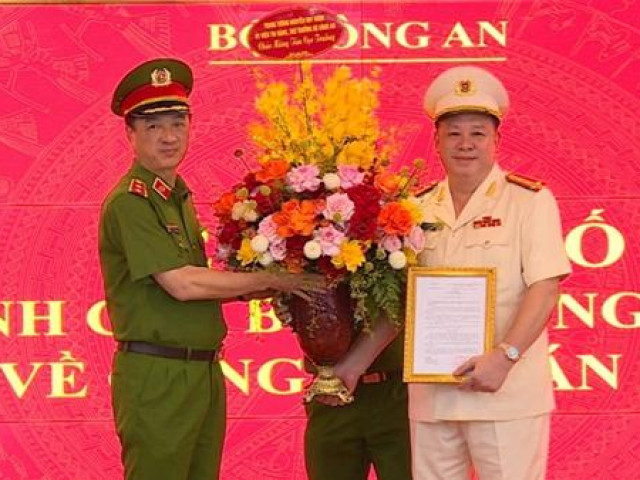 Đại tá Nguyễn Quốc Hùng giữ chức vụ Cục trưởng Cục Cảnh sát Quản lý hành chính về trật tự xã hội