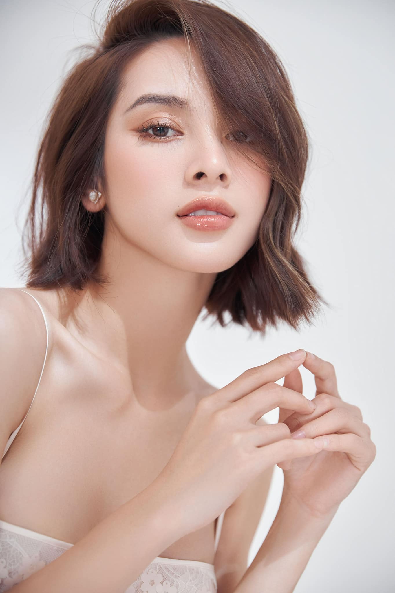 "Gái ngàn đô" Quỳnh Lương dù đã trải qua sinh nở vẫn đẹp mỹ miều, khiến ai nhìn cũng mê - 1