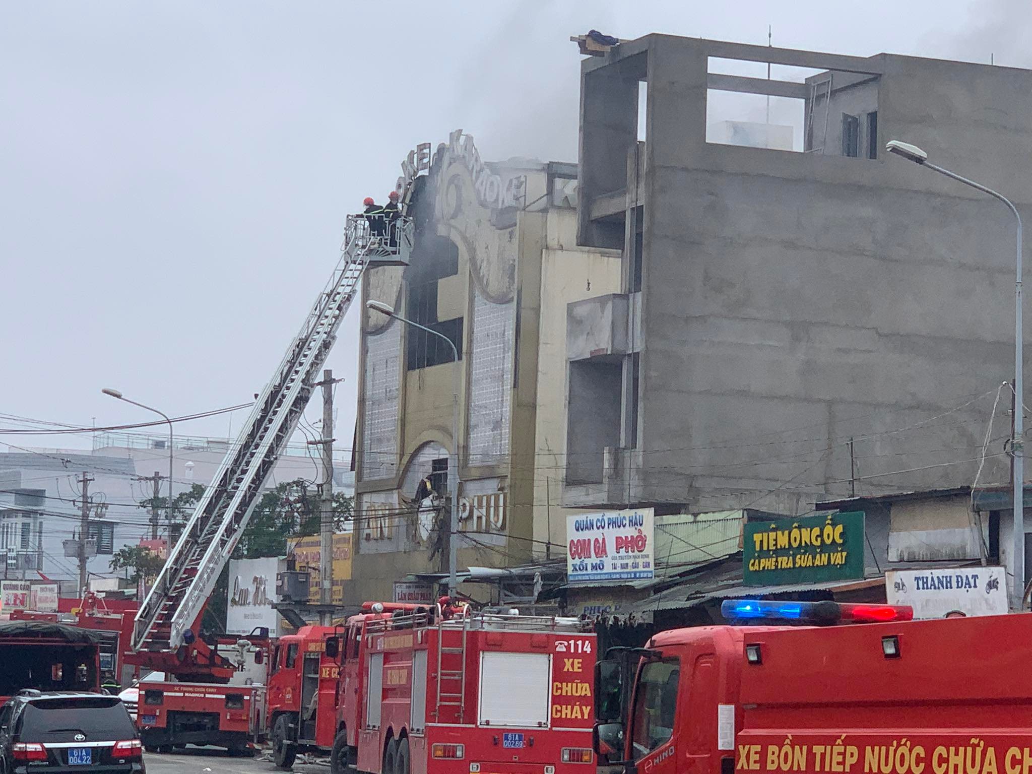 Công an Bình Dương thông tin vụ cháy quán karaoke khiến 12 người tử vong - 1