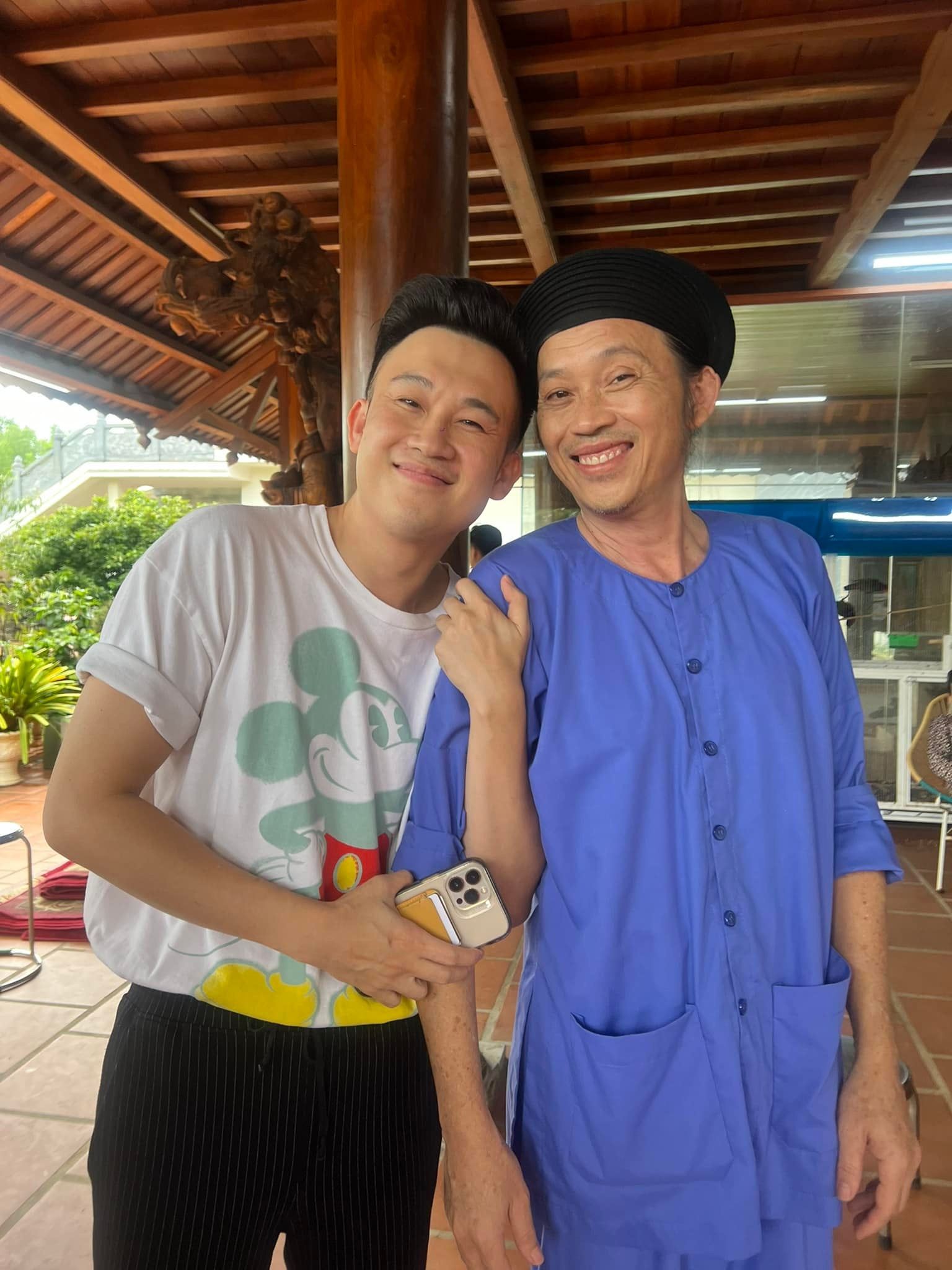 Em trai tiết lộ cuộc sống đầy bất ngờ của Hoài Linh tại nhà thờ Tổ 100 tỷ -  Ngôi sao