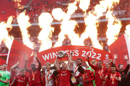 Liverpool vô địch FA Cup: HLV Klopp hoàn tất bộ danh hiệu, sánh ngang Sir Alex