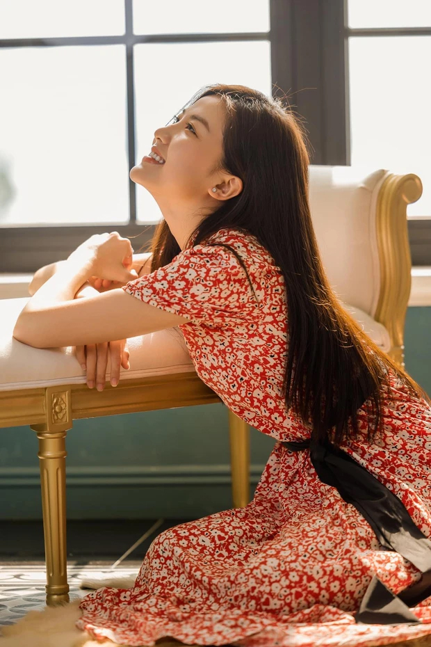 Hiếm hoi diện áo tắm nhưng cứ diện là nữ diễn viên Thanh Hoá lại đẹp như hoa hậu - 1