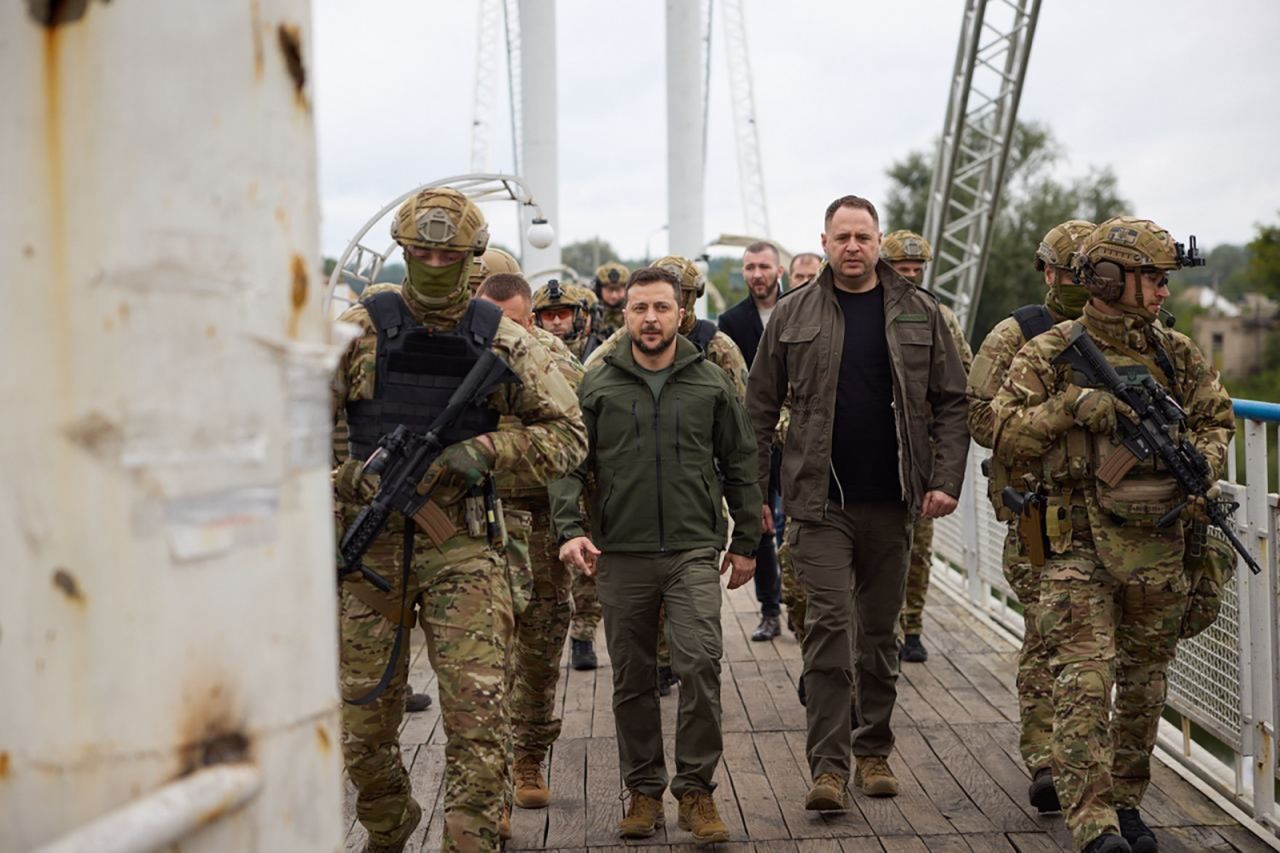 Ông Zelensky tới Kharkiv - 1