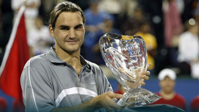Federer lên ngôi Masters Cup 2003.
