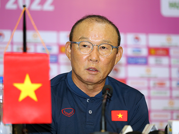 HLV Park Hang Seo nói gì với Quang Hải về AFF Cup, có đòi được sao cho ĐTVN?