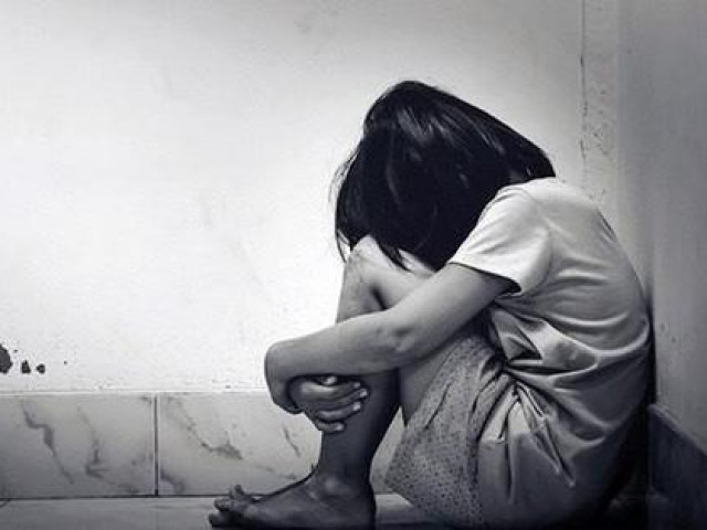 Công an vào cuộc vụ bé gái 14 tuổi nghi bị hiếp dâm ngoài bờ đê