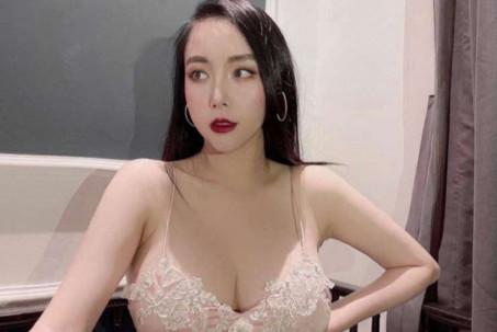 Vợ Khắc Việt chuộng gu mặc khoe dáng sau thời gian ăn vận “kín như bưng”