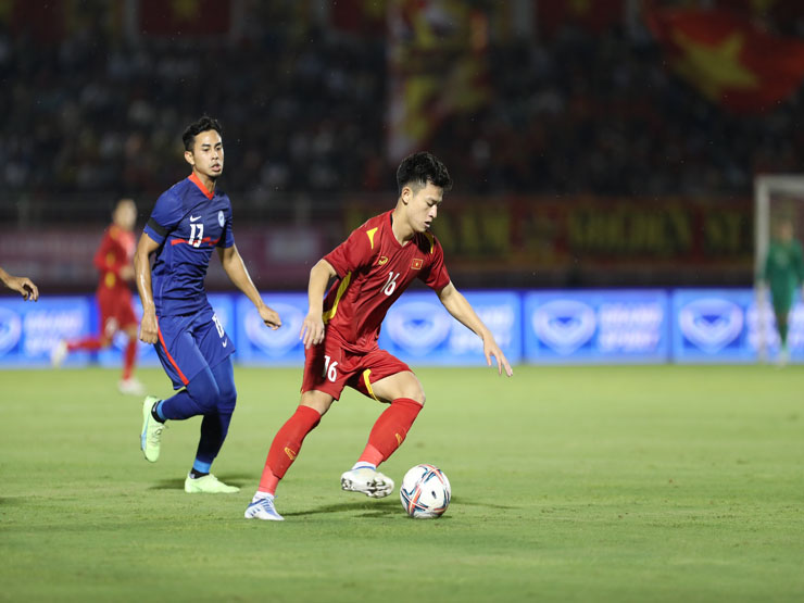 Trực tiếp bóng đá ĐT Việt Nam - Singapore: Văn Quyết mở tỷ số đẹp mắt