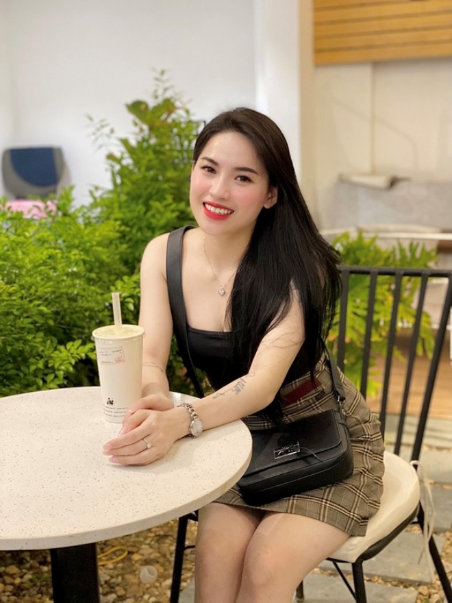 Nữ giám đốc quê Quảng Trị bị người đẹp này đánh bại trên bảng xếp hạng TikToker nổi bật - 6