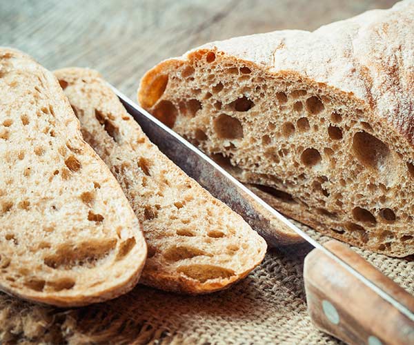 4 kiểu thực phẩm gây hại cho làn da, mái tóc bạn - 5