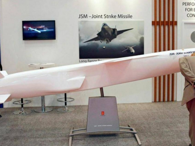 Nhật Bản muốn phát triển tên lửa tầm xa để đối phó Trung Quốc, Nga