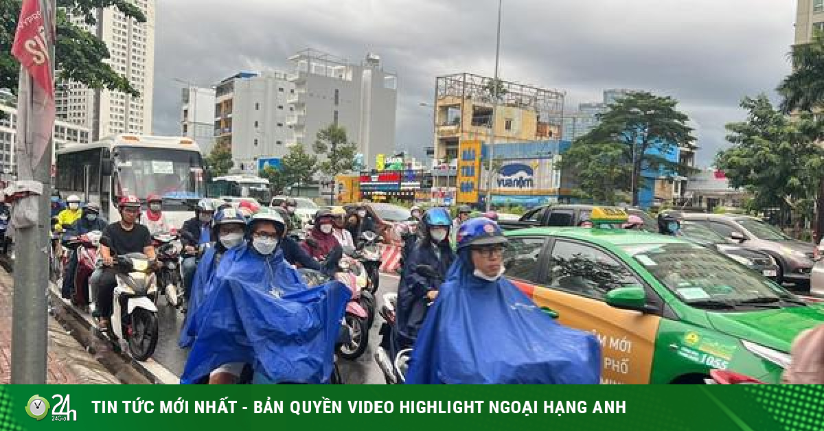 大雨でホーチミン市内の一部道路が車で渋滞