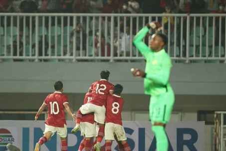 Video bóng đá Indonesia - Curacao: Bàn thắng phút 87 tái hiện chiến tích