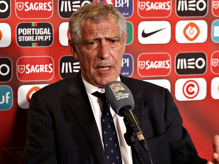 Bồ Đào Nha thua cay đắng: HLV Santos tự tin không bị sa thải, nói gì về Ronaldo?