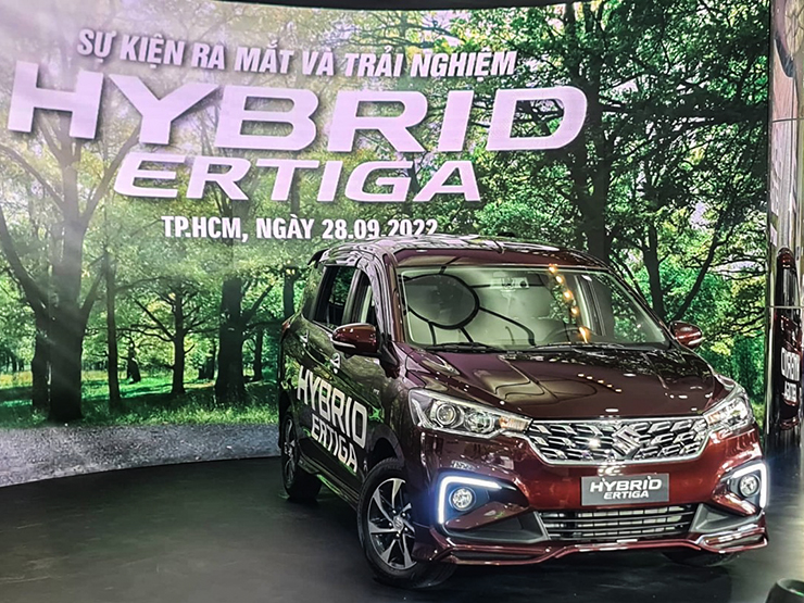 Suzuki Ertiga Hybrid ra mắt khách hàng Việt, giá bán từ 539 triệu đồng - 1