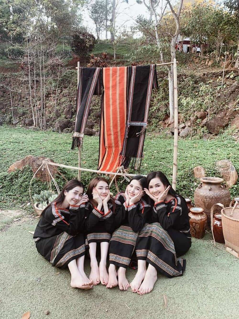 Nhan sắc 4 chị em nhà vợ Trường Giang hot nhất nhì Đắk Lắk - 6