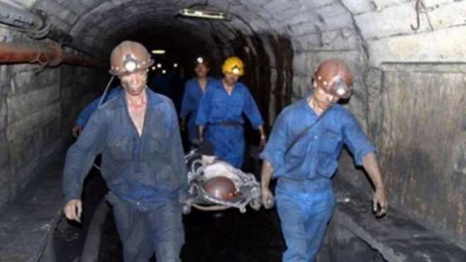 Nghi chạm phải mìn câm trong hầm lò khai thác than, 2 công nhân tử vong - 1