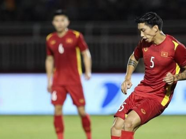Hà Nội FC lo ngay ngáy vì Văn Hậu, Duy Mạnh