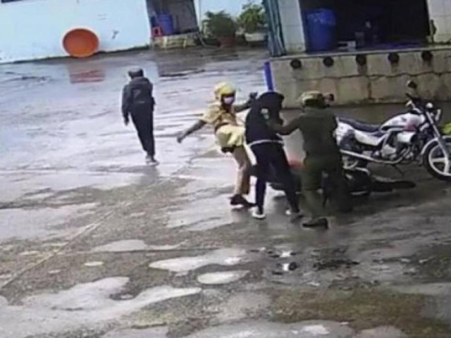 Vụ cảnh sát đánh người ở Sóc Trăng: Nạn nhân có quyền yêu cầu khởi tố