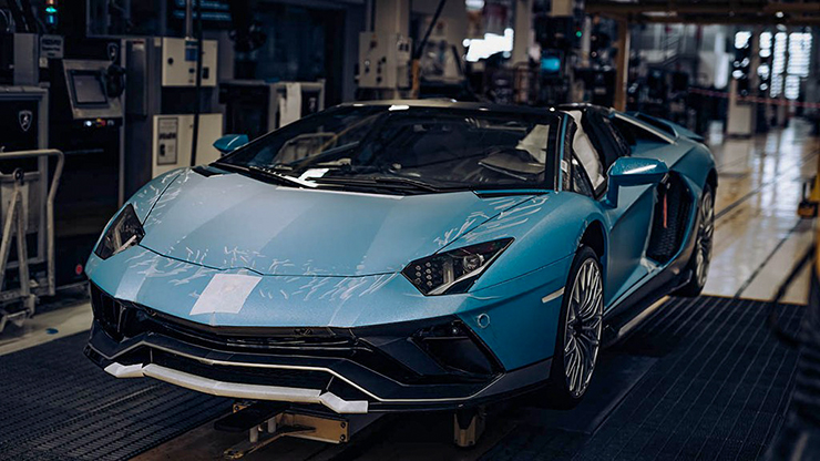 Lamborghini Aventador cuối cùng xuất xưởng, chờ đón siêu xe mới thay thế - 1