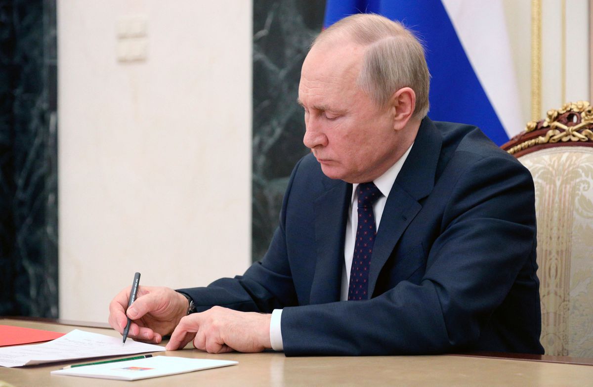 Nga ấn định thời điểm ông Putin ký kết sáp nhập 4 vùng lãnh thổ Ukraine - 1