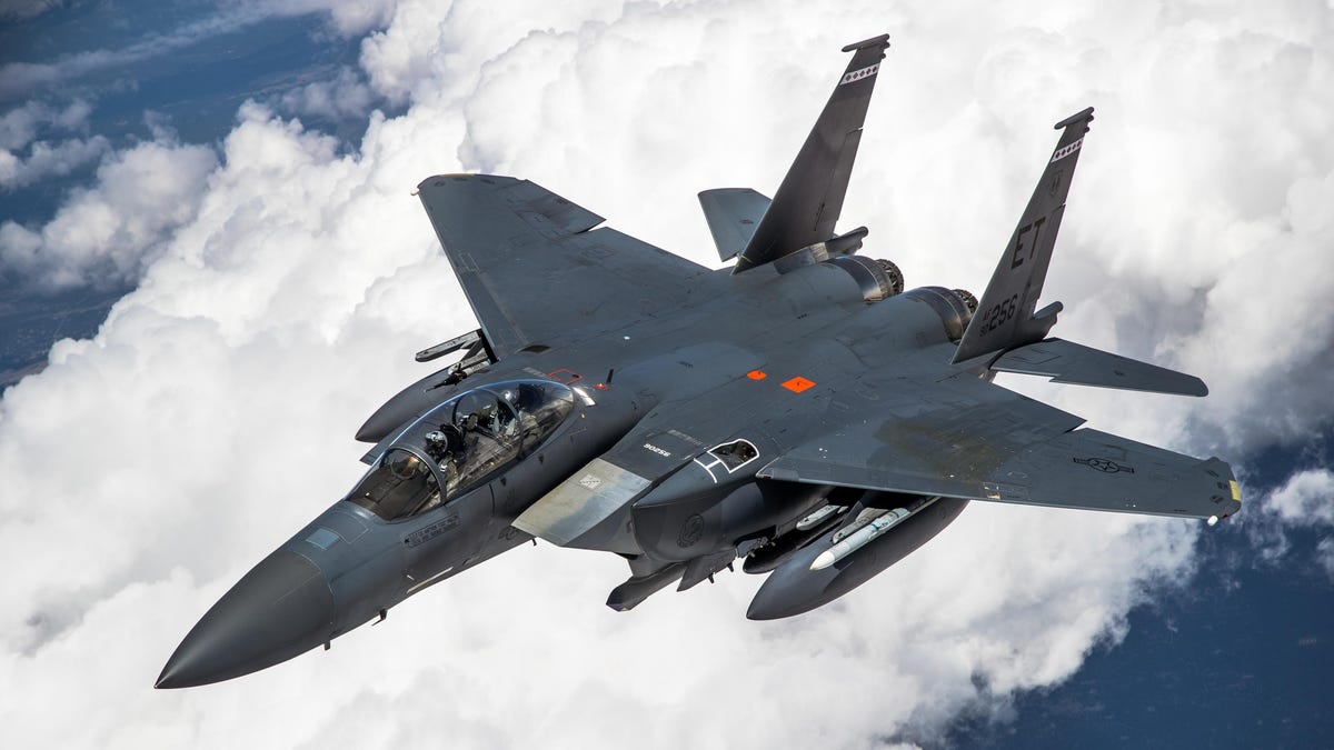 &#34;Đại bàng bất bại&#34; F-15 bắn rơi máy bay Iran đe dọa lực lượng Mỹ ở Iraq - 1