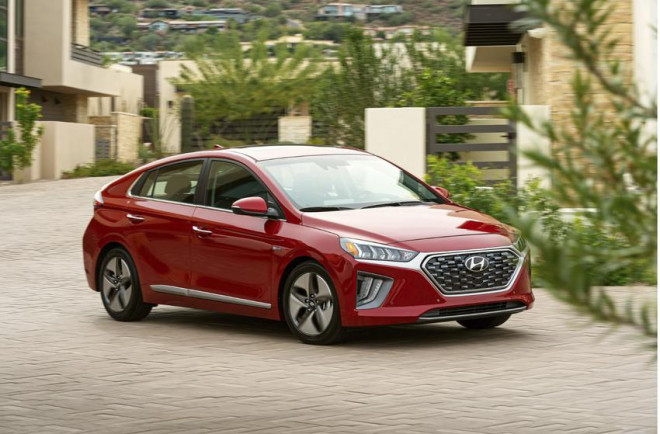 4 mẫu xe hybrid hoàn toàn mới có giá dưới 600 triệu đồng - 4
