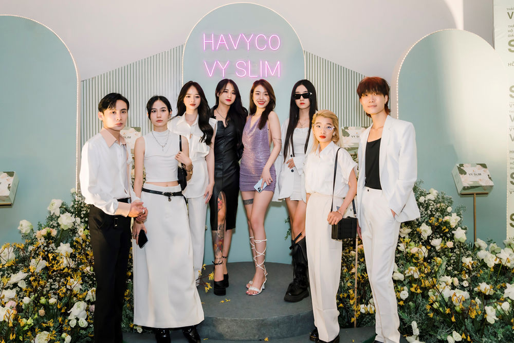 Láo Soái Nhi, Hoài Thu đọ dáng nóng bỏng trong sự kiện ra mắt sản phẩm của Havyco Group - 1