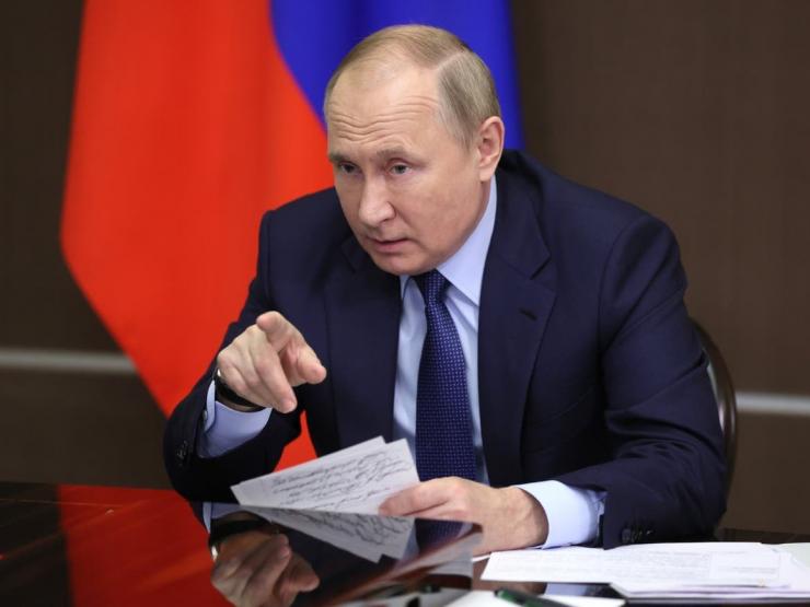 Ông Putin ký sắc lệnh công nhận độc lập 2 vùng ở Ukraine