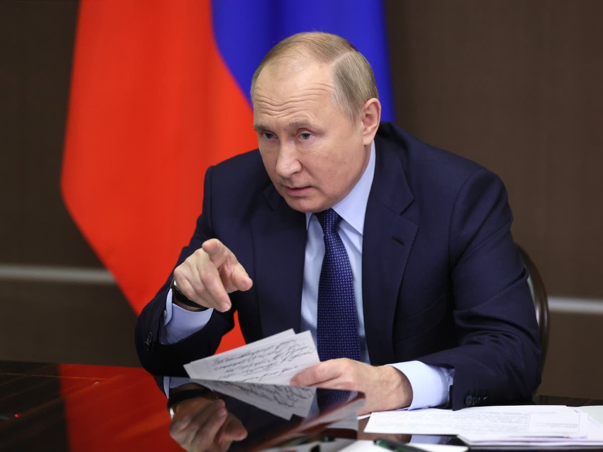 Ông Putin ký sắc lệnh công nhận độc lập 2 vùng ở Ukraine - 1