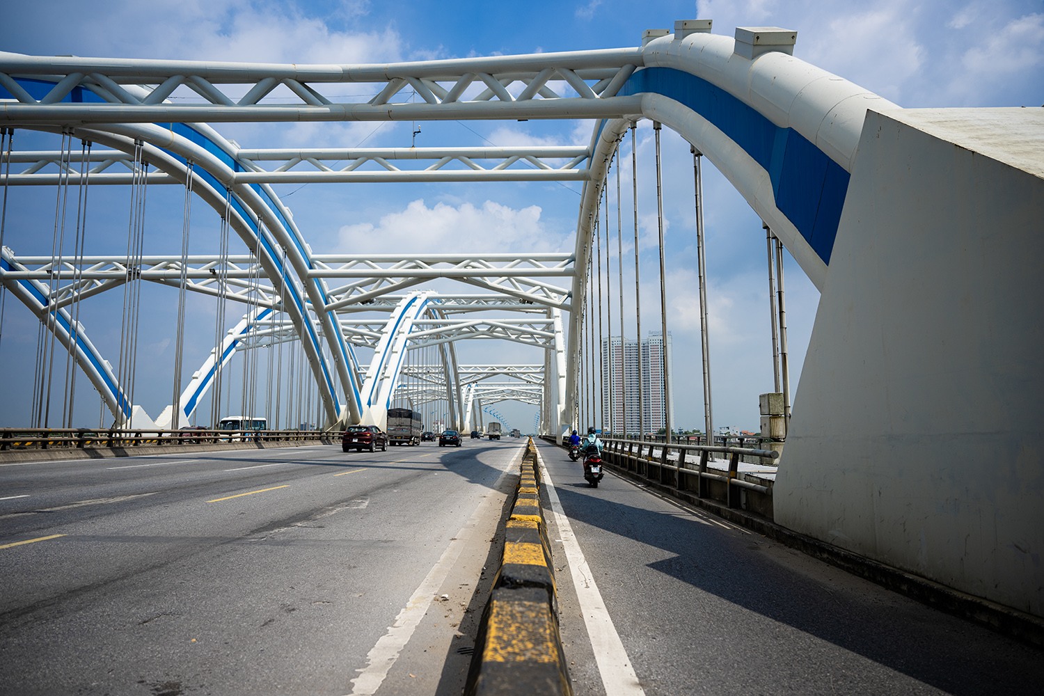 Chiêm ngưỡng cây cầu vòm thép vượt sông rộng nhất Việt Nam - 15