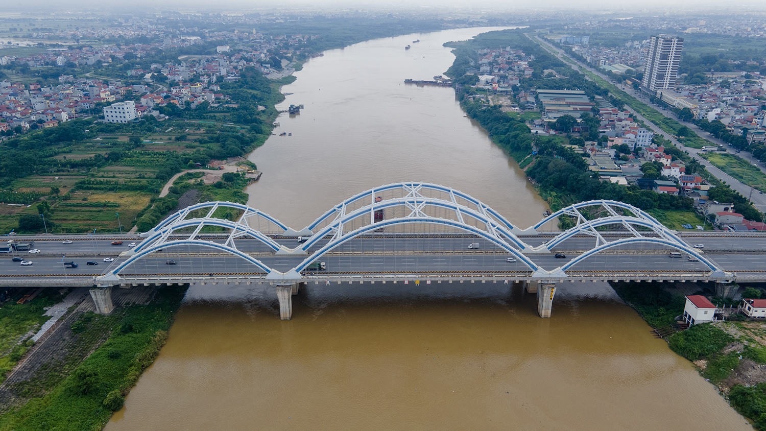 Chiêm ngưỡng cây cầu vòm thép vượt sông rộng nhất Việt Nam - 8