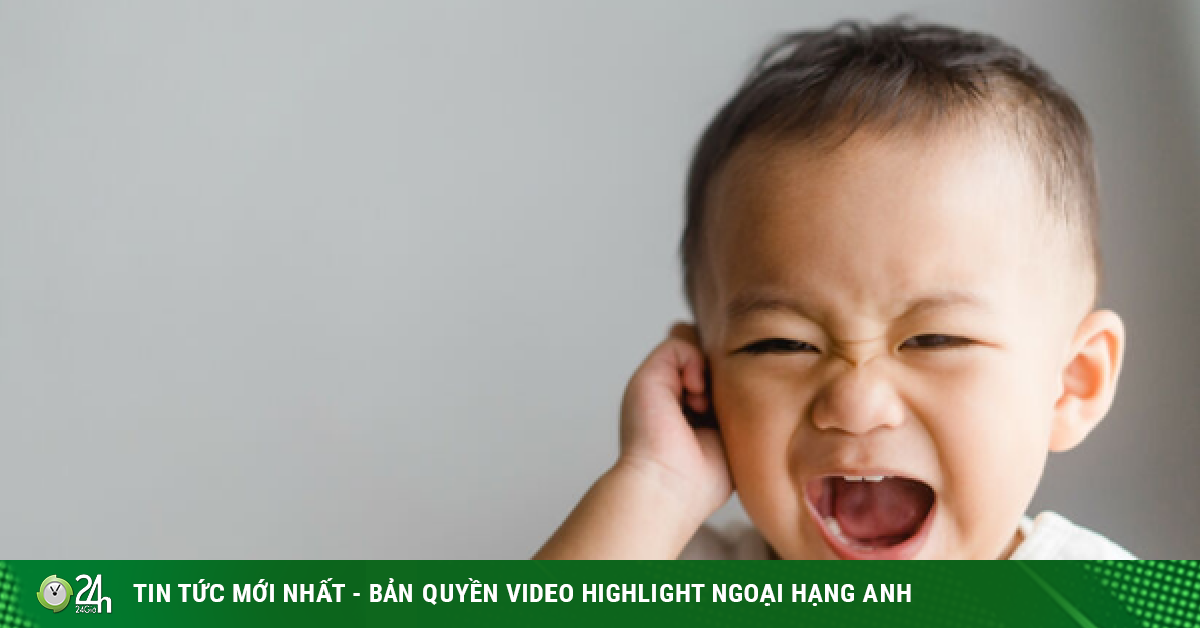 Blowing soot, applying talcum powder to treat otitis media… causes