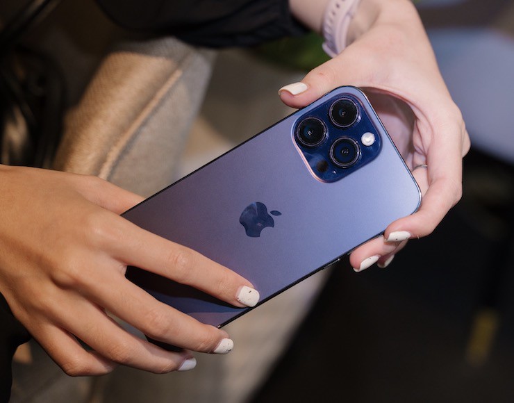 Apple tiếp tục thống lĩnh thị trường smartphone nửa đầu năm 2023 - 1