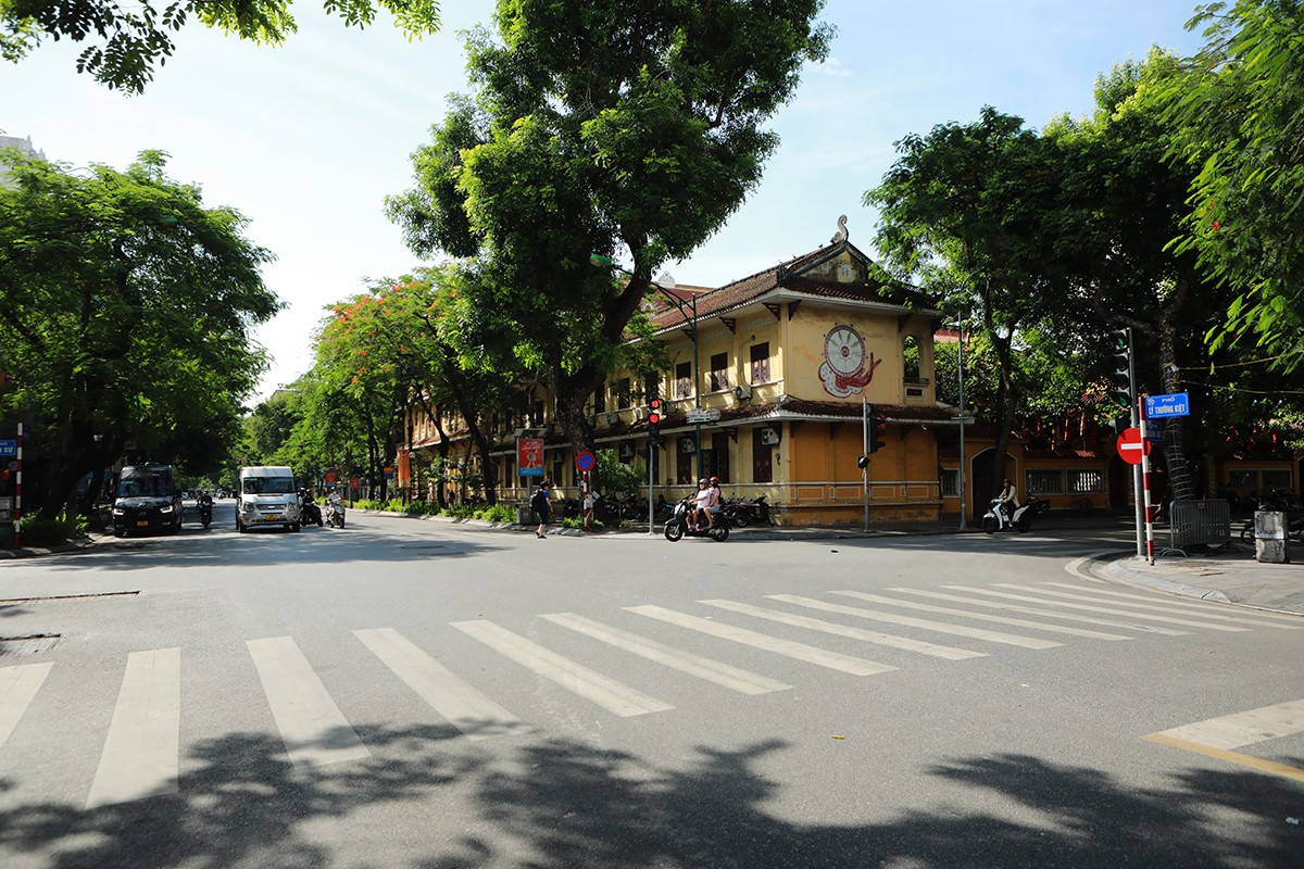 Ảnh: Diện mạo tuyến phố được thiết kế đô thị riêng ở Hà Nội - 6
