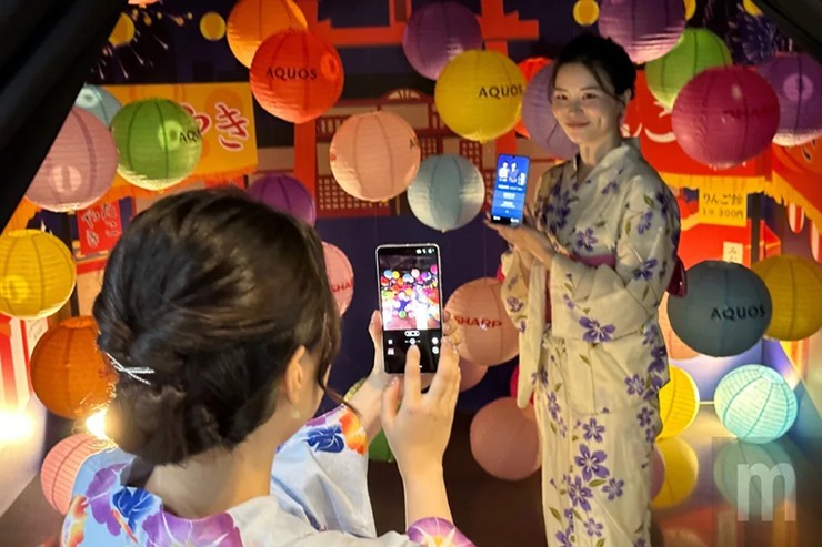 Sharp ra mắt smartphone màn hình cực mượt, giá ngon - 1